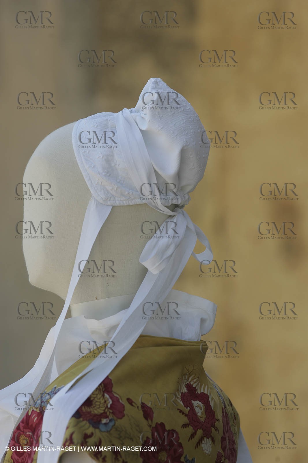 May 2004 - La Tour d'Aigues (FRA, 84) - Old costumes for women of the South exhibition