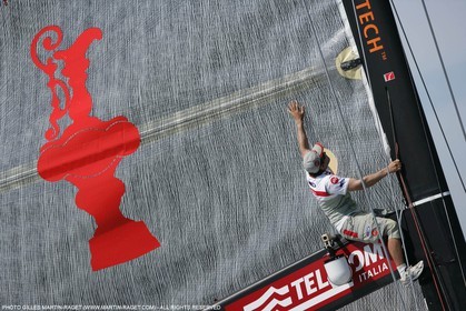 18 05 2007-Valencia (Spain)- 32nd America's Cup - Louis Vuitton Cup - Semi-final - Day 5 - BMW ORACLE racing