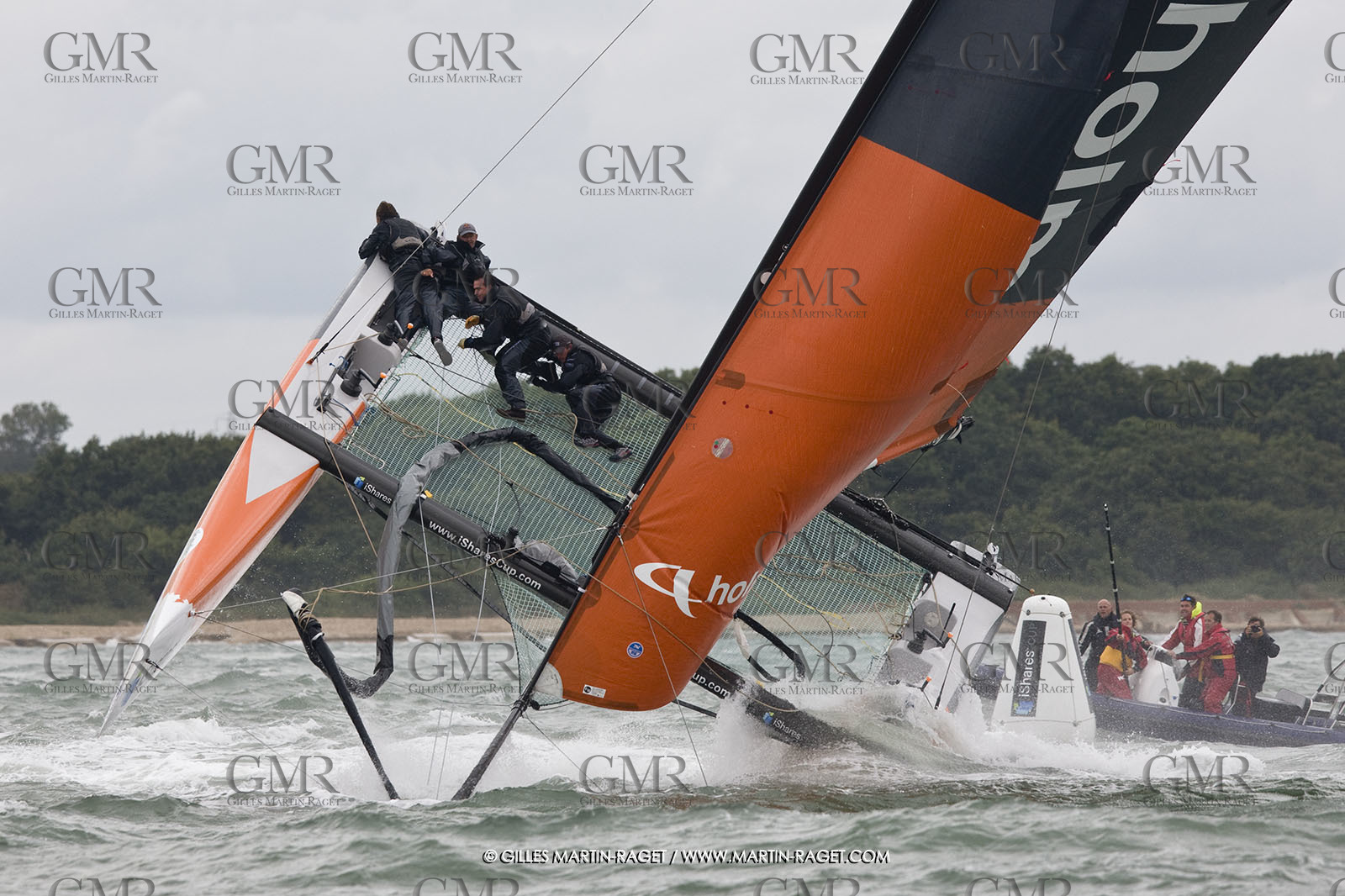 02 08 2008 - Cowes (UK, IOW) - BMW ORACLE Racing - IShare Cup Cowes - Racing Day 2