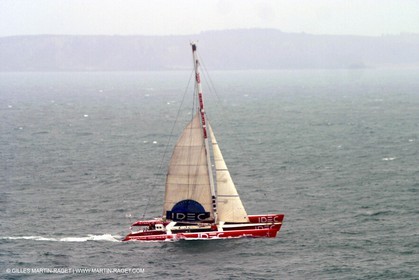 Round the world solo record - Idec - Francis Joyon - Brest finish