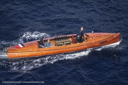 motor boats, claissc runabouts, cefit or Sagitta at Trapani boatyard (Cassis, FRA,13)