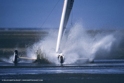 Water sports, Landsailing