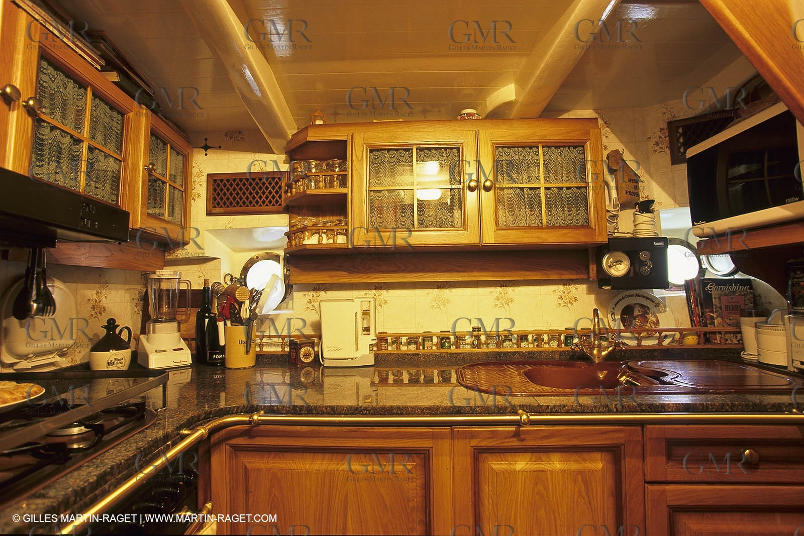 MOTORYACHT Bois181.jpg