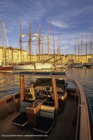 Powerboating, super Yachts