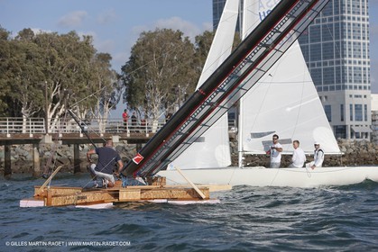 13 10 2009 - San Diego (USA, CA) - 33rd America's Cup - BMW ORACLE Racing - BOR 90 modifications