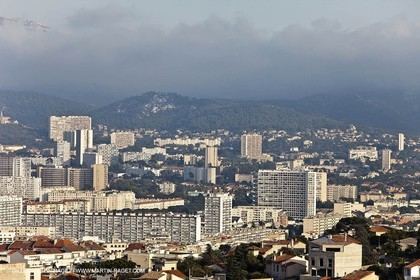 06 08 09 - Marseille - La neble - Brouillard sur les calanques et îles de Marseille