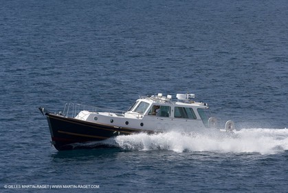 Motor boat running