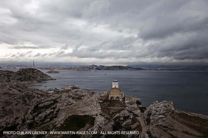 14 05 09 - Marseille - Record de la Méditerranée - Groupama 3 - Franck Cammas - G class - Départ de Marseille pour Carthage