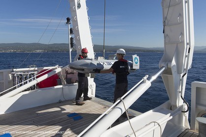 11 09 2014 - la Ciotat (FRA,13) - onboar Al Azzizi, oceanographic research ship buit by H2X boat yard, measure devices manipuation