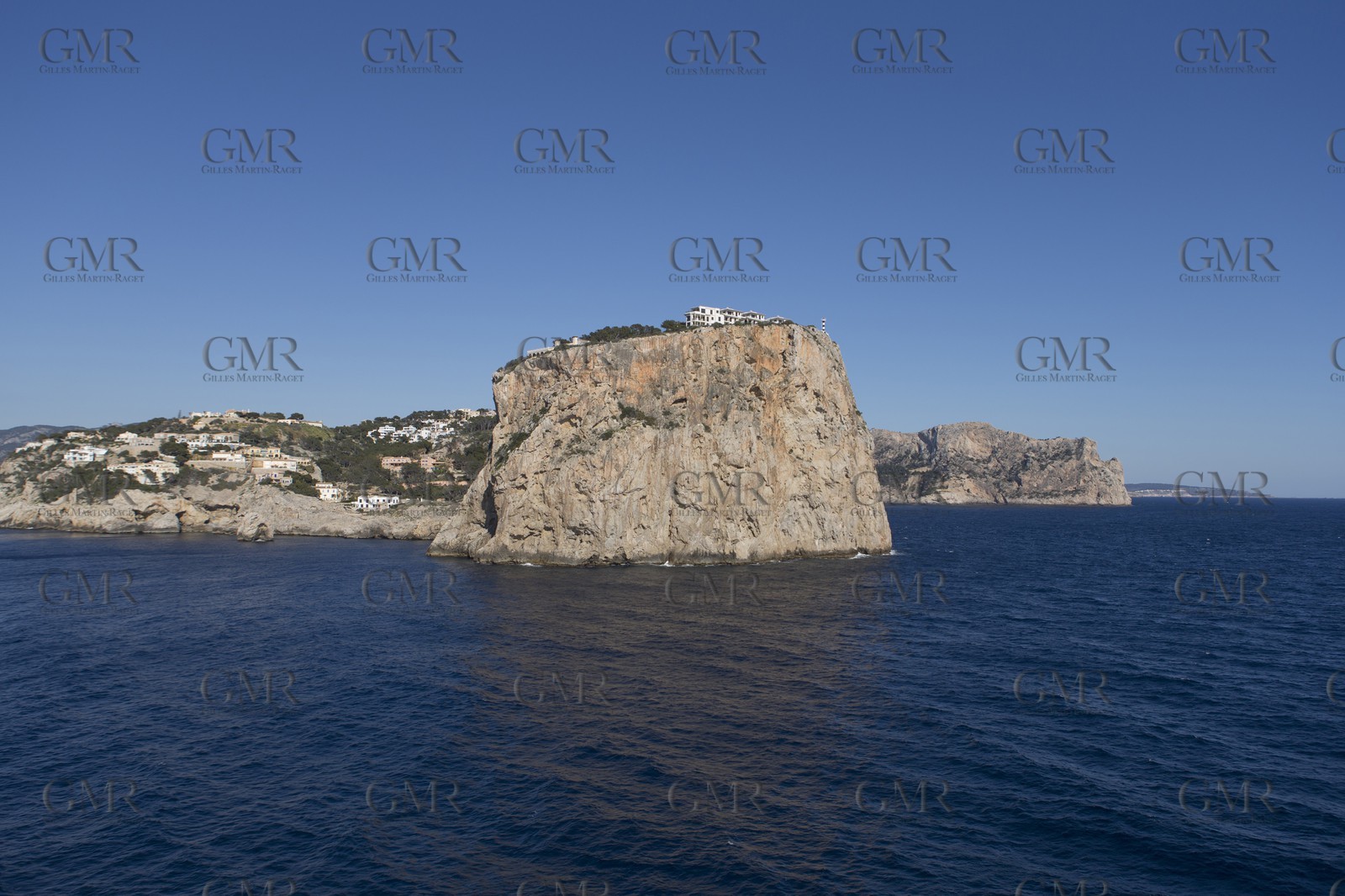 08 04 2015, Andraitx (Isla de Mallorca, Islas Baleares, ESP), Chantier Fountaine-Pajot, Motor Yacht 37