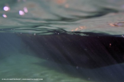Monocoque de croisiere au mouillage