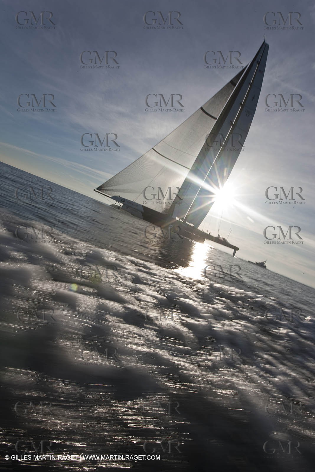 19 01 2010 - Valencia (ESP) - 33rd America's Cup - BMW ORACLE Racing - Boat preparation