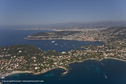 28 07 2007 - St Jean Cap Ferrat - SuperYachts - Motor Yachts - Hampshire