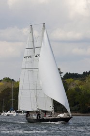 19 05 2010- Benodet- (FRA,56)  -  Pen Duick III dans l'Odet