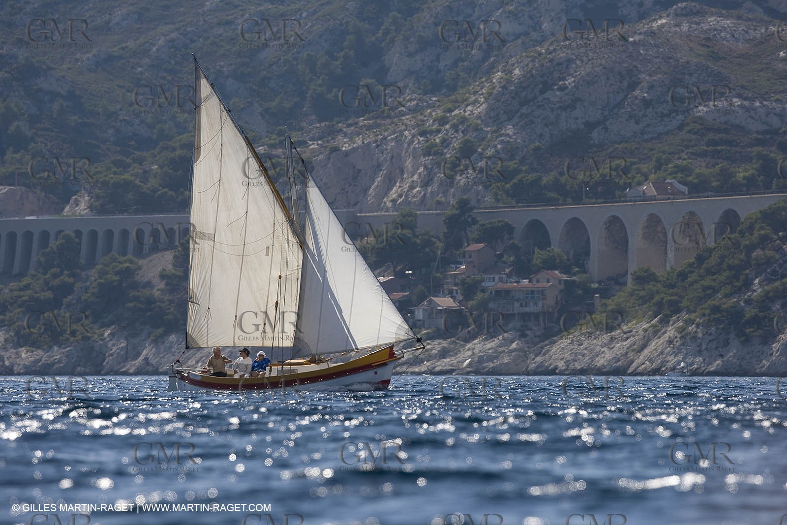1 09 2007 - Marseille (FRA, 13) - Latin rigs in l'Estaque (Marseille north bay village)