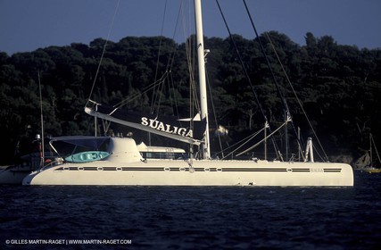 Cruising multihull mooring