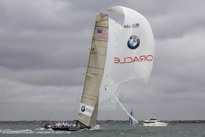 06 08 2010 - Cowes (UK, IOW) - The 1851 Cup -  BMW ORACLE Racing - Day 4.