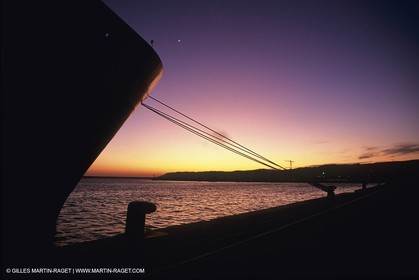 Monde maritime, opérations porturaires, ports, manoeuvres, marine world, harbour operations, maritime shipping,