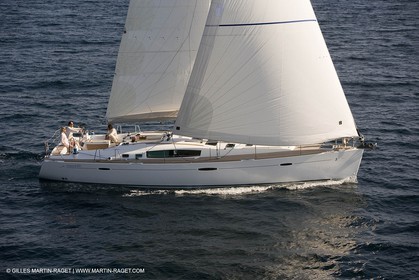 Crusing monohull sailing