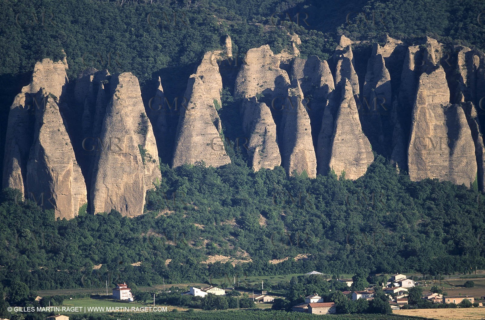Ls pénitents des Mées