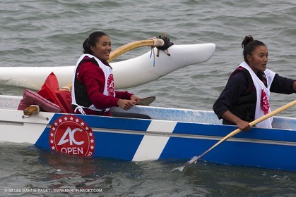 10 08 2013 - San Francisco (USA,CA) - 34th America's Cup - AC Open - Outrigger Canoe Races et Hula Danceperformance at Marina Green Village
