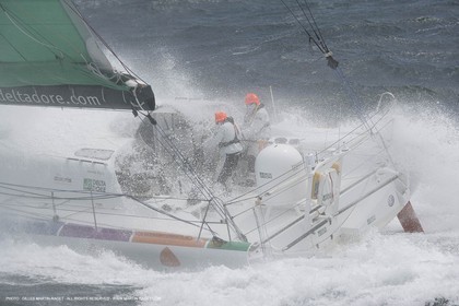 21 06 2007 - Belle Ile en mer (South Britanny, France) - Monocoques IMOCA - Delta Dore (Jeremie Beyou) à l'entraînement