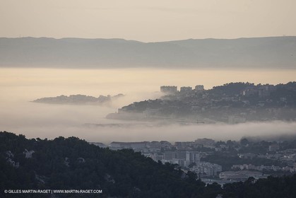 18 07 2012 -Marseille (FRA ) - Unusual foggy conditions