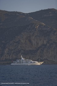 28 07 2007 - St Jean Cap Ferrat - SuperYachts - Motor Yachts - Hampshire
