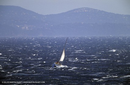 Monocoque de croisiere sous voile