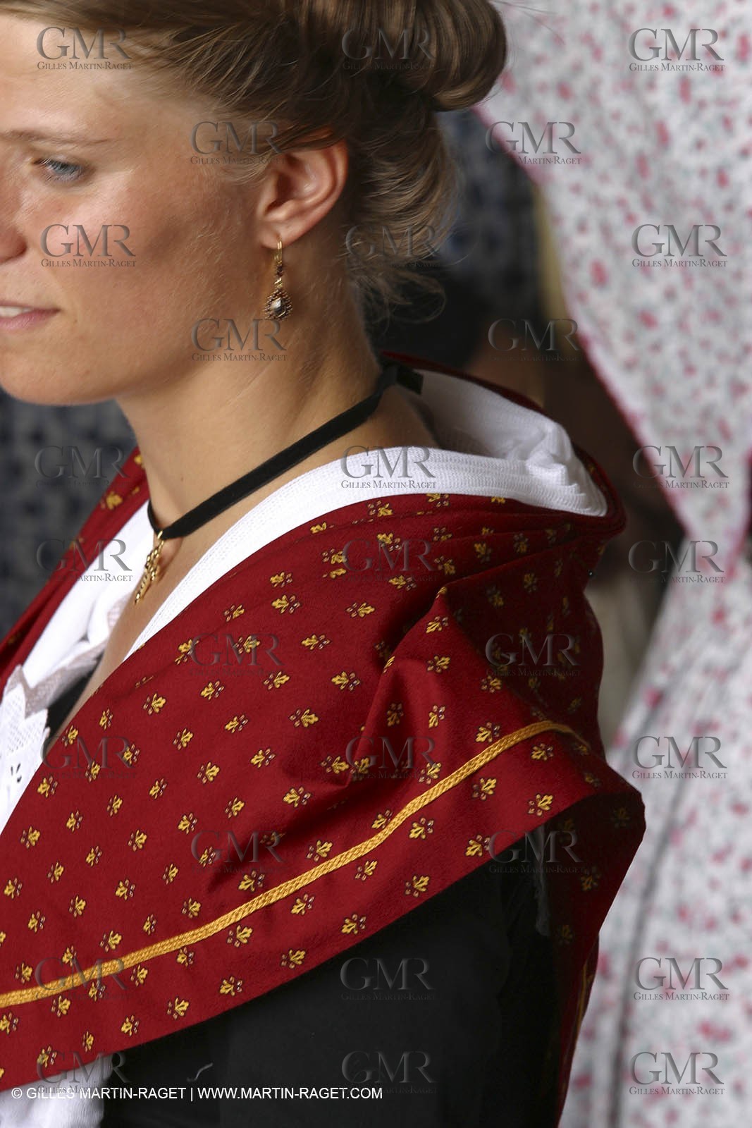 Women of Arles in traditional costume