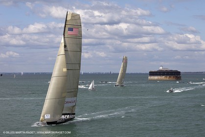 05 08 2010 - Cowes (UK, IOW) - The 1851 Cup -  BMW ORACLE Racing - Round The Island Race - Rounding  Nab Tower