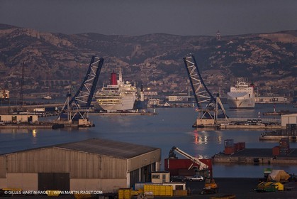 17 02 2012 - Marseille (FRA,13) - Arrivée dans le port de marseille à bord du Piana (Cie La Méridionale)