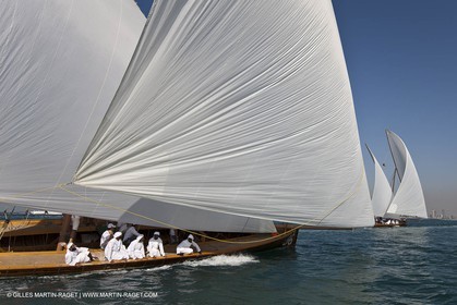 20 11 2010 - Dubai (UAE) - Dubai Louis Vuitton Trophy - Traditionnal dhow races for competing teams