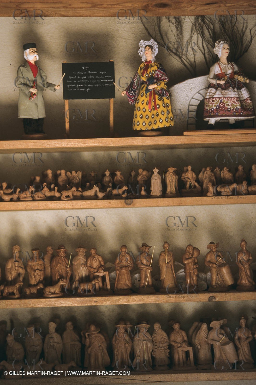 Baux de Provence, Cribs making