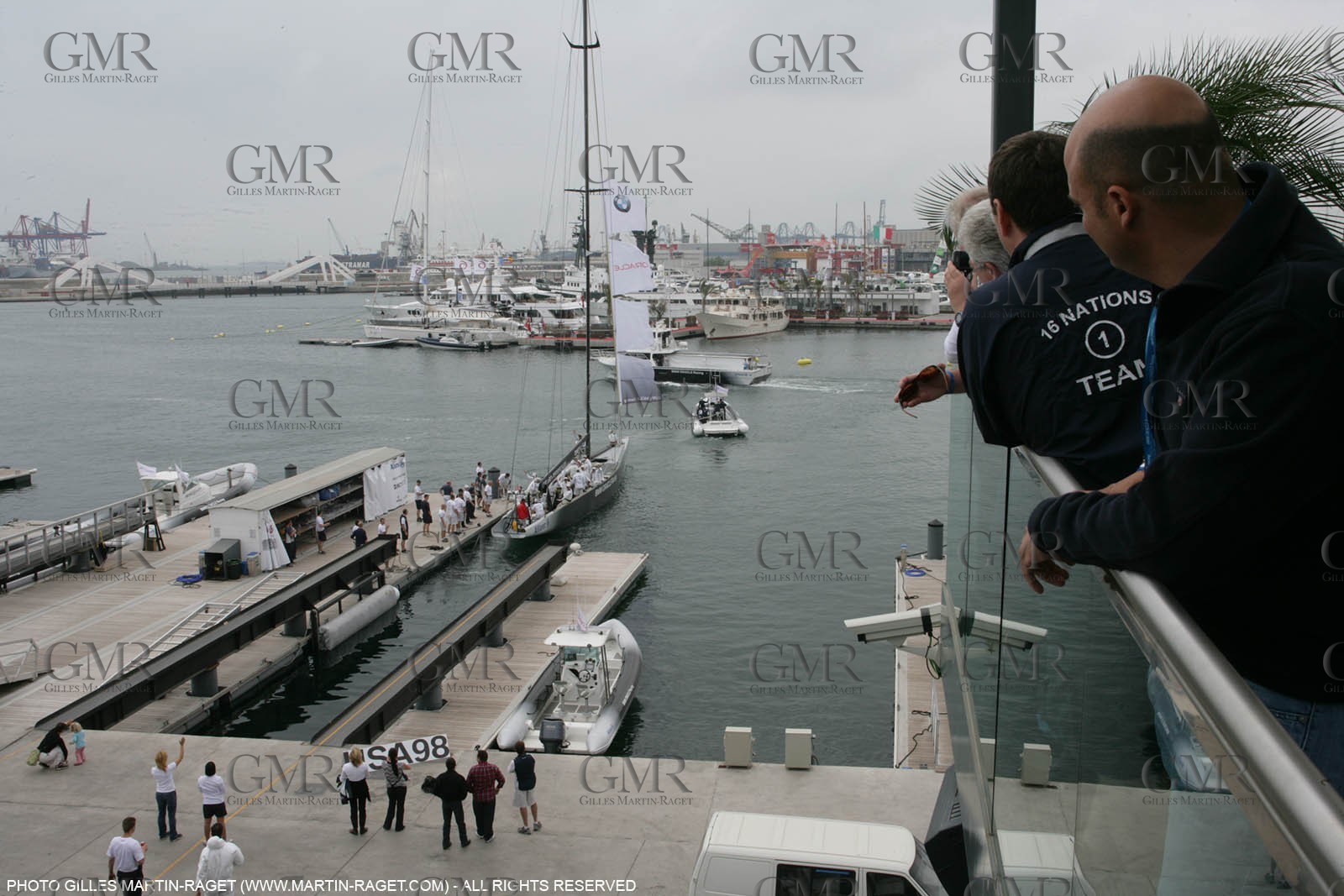 26 04 2007-Valencia (Spain)- 32nd America's Cup - Louis Vuitton Cup - RR1 - Day 11 - BMW ORACLE Racing - Dock out show
