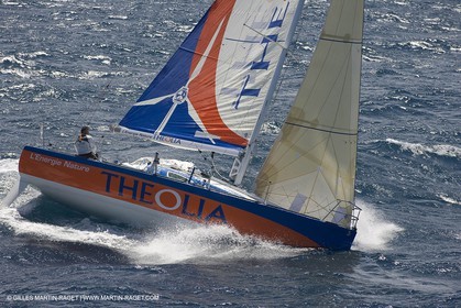 26-06-2007 - FIGARO II - THEOLIA - Skipper : Robert Nagy - Entrainement au large de Marseille par fort mistral