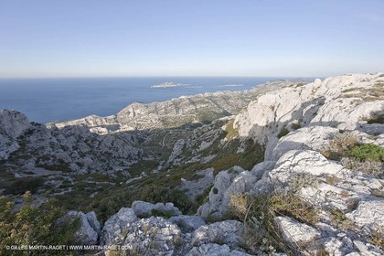 30 04 2009 - Marseille (FRA, 13) - Les Calanques - At the summit of Mount Puget