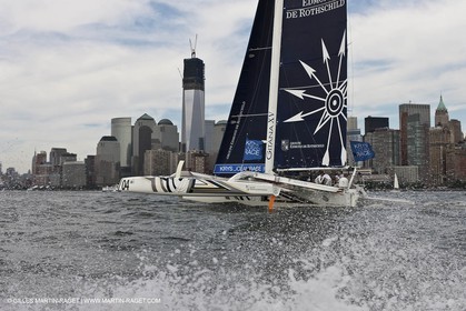 05 07 2012 - New York (USA) - Ocean Krys Race - Speed runs in fornt of NY city
