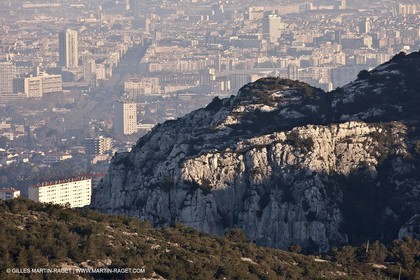 04 04 2009 - Marseille (FRA, 13) - Les Calanques - Marseille vue depuis le Baou Rond (hauter de Sormiou)