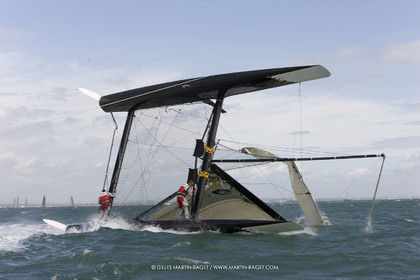 04 08 2008 - Cowes (UK, IOW) - BMW ORACLE Racing - IShare Cup Cowes - Racing Day 3