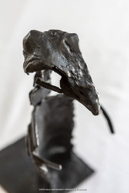 12 07 2020, St Rémy de Provence (FRA,13), Oeuvre de Germaine Richier, L'oiseau 1953, Bronze patiné foncé, Numéroté HC3, Fondeur :L.Thinot, Paris, 28,5 x 15,5 x 15,5 cm, collection particulière