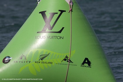 29 01 2009 - Auckland (NZL) - Louis Vuitton Pacific Series - BMW ORACLE Racing - Training