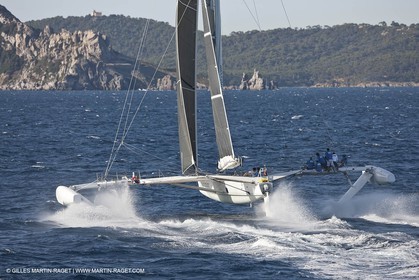 05 09 2009 - Hyères (FRA, 83) Hydroptère beat the overal sailing speed record with a run at 51,36 knts ( subjet to ratification by WSSRC)