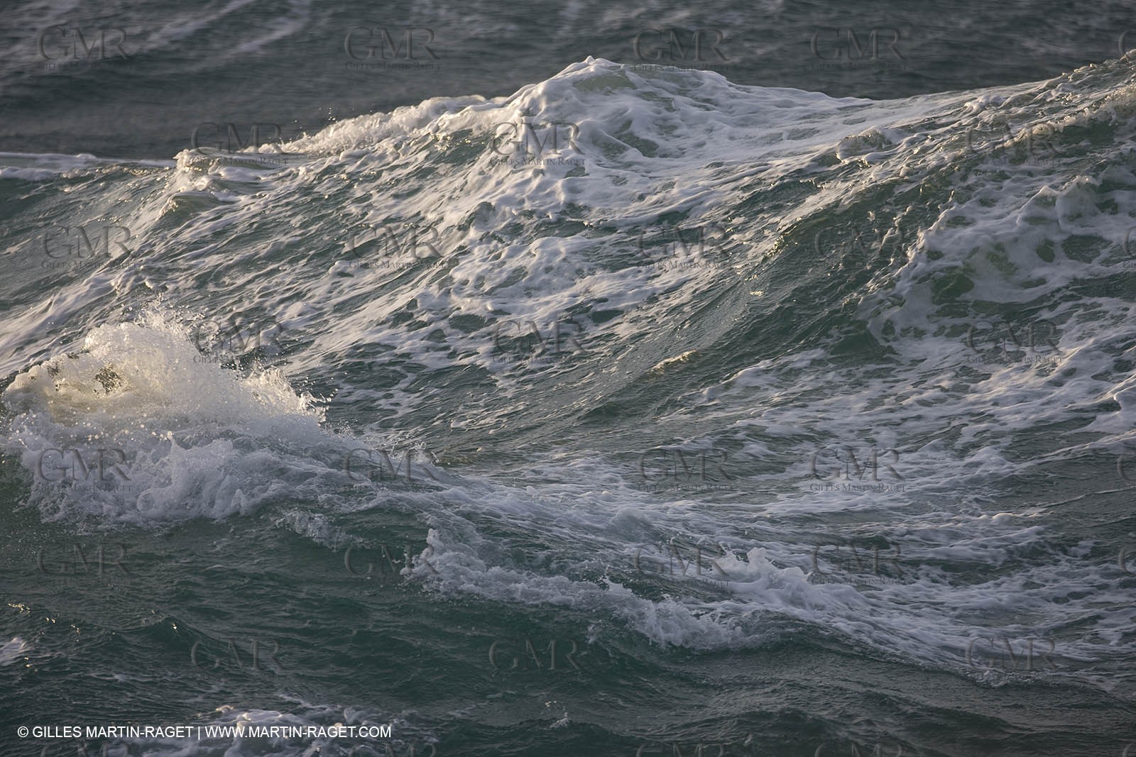 11 03 2009 - Marseille (FRA, 13) - Mistral Gale in south bay