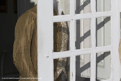 31 10 2013 - Ansouis (FRA,84) - Chateau d'Ansouis - Costumes de l'exposition Habits d'hommes