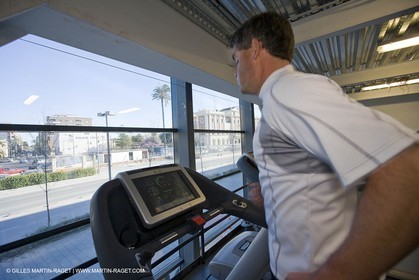 17 03 2007 - Valencia (ESP) - 33rd America's Cup - BMW ORACLE Racing - 2008 Winter training - gym at base