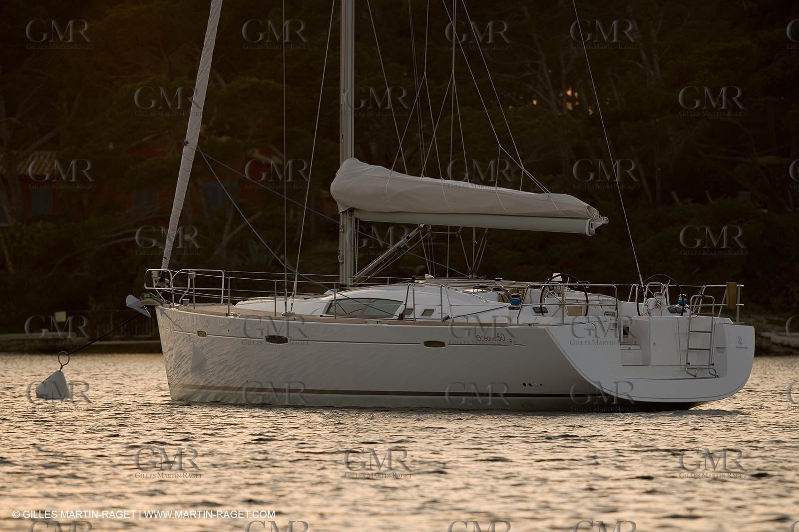 Cruising monohull mooring