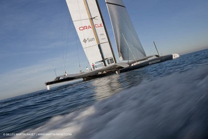 19 01 2010 - Valencia (ESP) - 33rd America's Cup - BMW ORACLE Racing - Boat preparation
