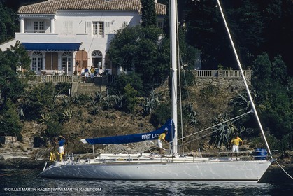 sailing, cruising, monohull at the mooring