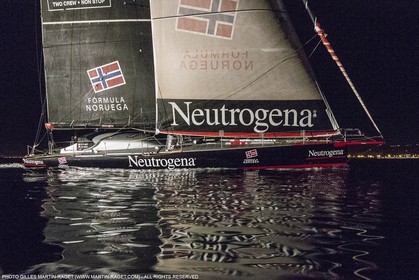30 03 2015, Barcelona (ESP), Barcelona World Race 2014-15, Neutrogena (Guillermo Altadill, José Muñoz) arrival in 2nd place.